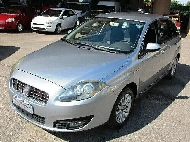 Usata Fiat Croma Dynamic 140 CV (102 kW) 2008 Argento Station wagon
