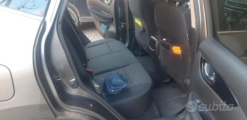 Usata Nissan Qashqai Acenta 110 CV (80 kW) 2015 Grigio SUV