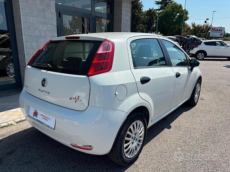 Usata Fiat Punto 75 CV (55 kW) 2015 Bianco Berlina