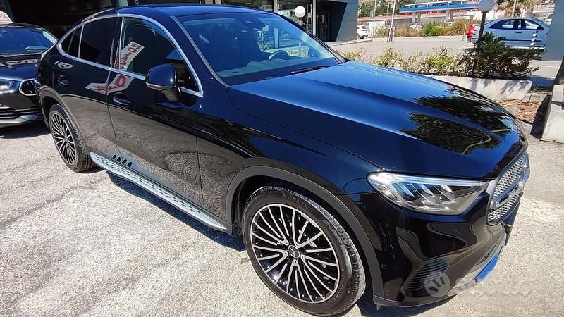 Usata Mercedes GLC220 AMG 197 CV (144 kW) 2024 Nero metallizzato Coupé