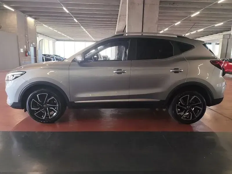 Usata MG ZS Luxury 116 CV (85 kW) 2025 Argento SUV