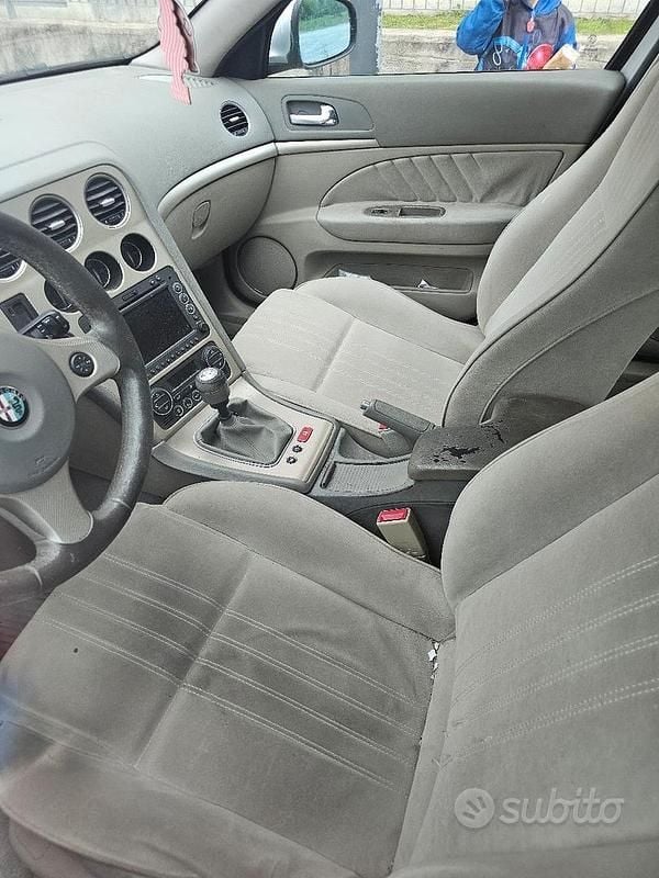 Usata Alfa Romeo 159 150 CV (110 kW) 2006 Grigio Berlina