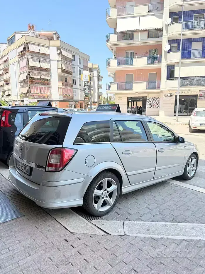 Usata Opel Astra Cosmo 90 CV (66 kW) 2009 Grigio Station wagon