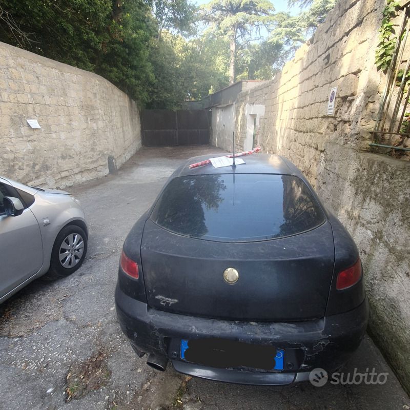 Usata 2005 Alfa Romeo GT Coupé | 2000 € - Immagine 1/3