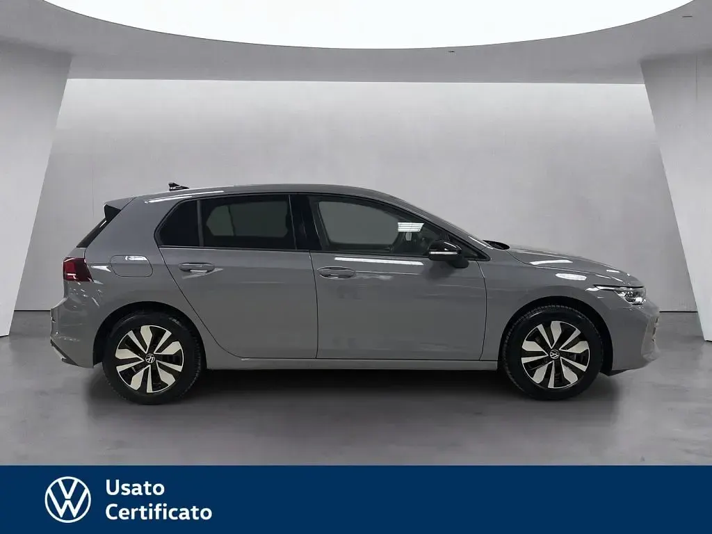 Usata VW Golf VIII Style 150 CV (110 kW) 2025 Grigio pastello Berlina