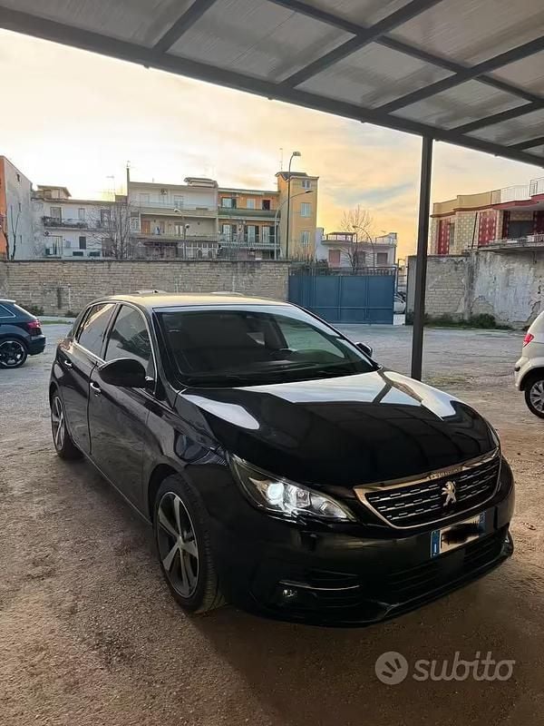 Usata Peugeot 308 130 CV (95 kW) 2019 Nero Berlina
