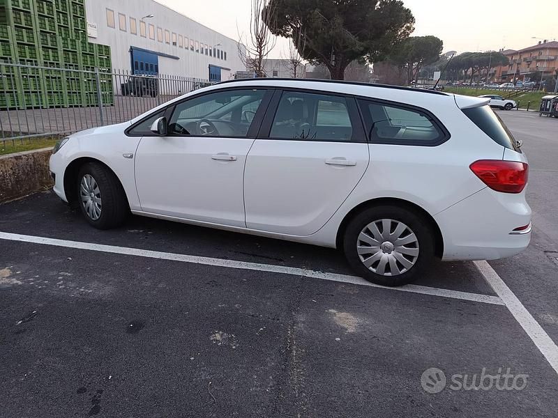 Usata Opel Astra 110 CV (80 kW) 2015 Bianco Station wagon