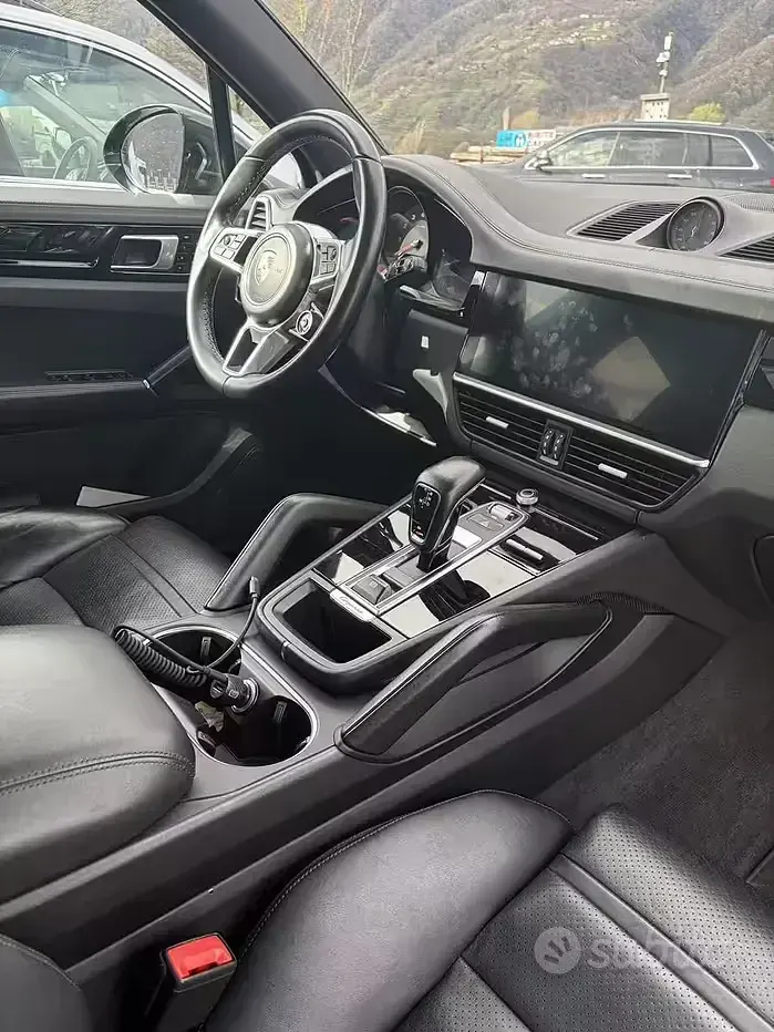 Usata Porsche Cayenne 340 CV (250 kW) 2018 Nero SUV