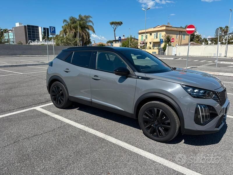 Usata Peugeot e-2008 GT 114 kW (156 CV) 2023 Grigio SUV