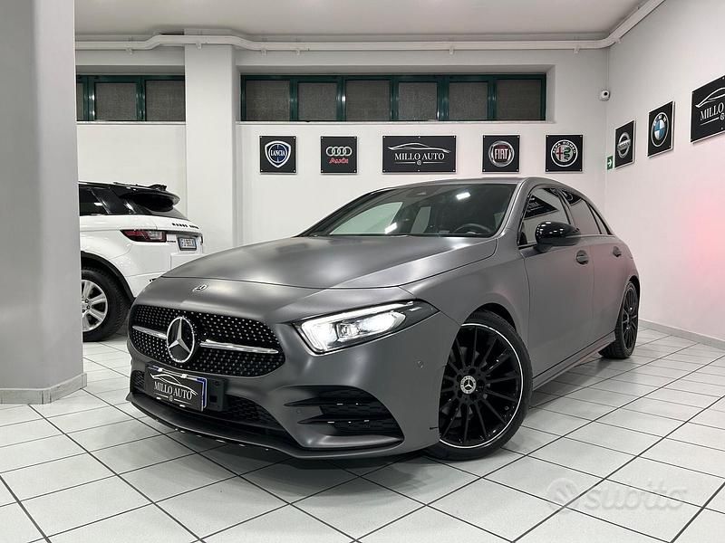 Grigio Usata 2022 Mercedes A200 Premium Tre volumi | 32.990 € (Buon prezzo) - Immagine 1/4