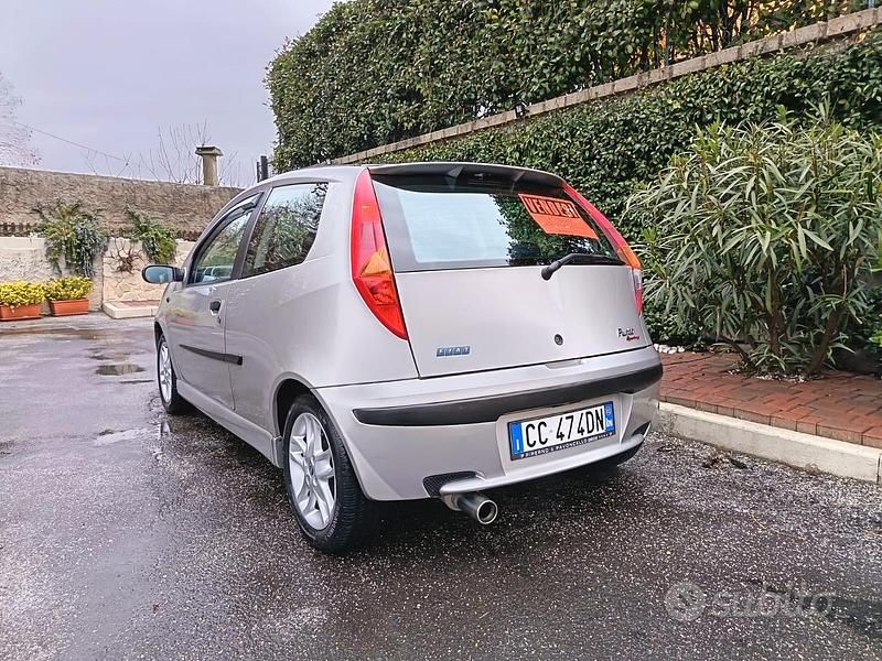 Usata Fiat Punto 80 CV (58 kW) 2002 Utilitaria