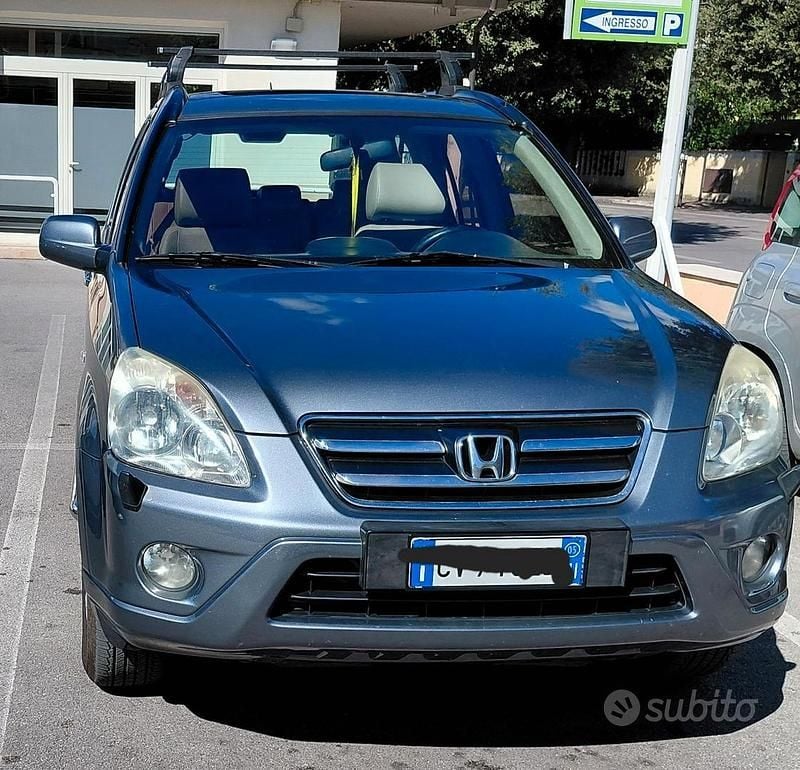 Usata Honda CR-V LS 140 CV (102 kW) 2005 Grigio SUV