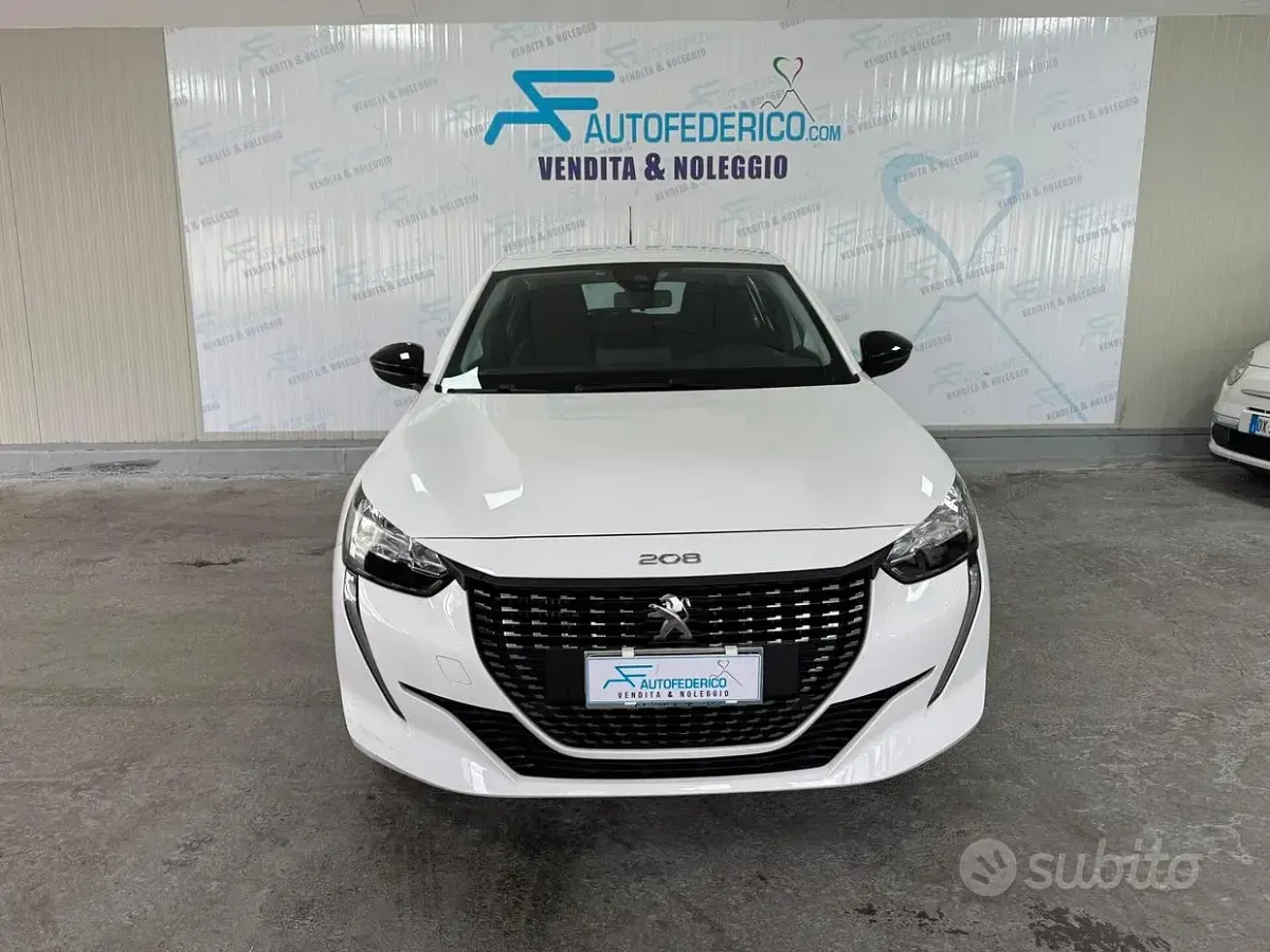 Usata Peugeot 208 Active 102 CV (75 kW) 2022 Bianco Utilitaria