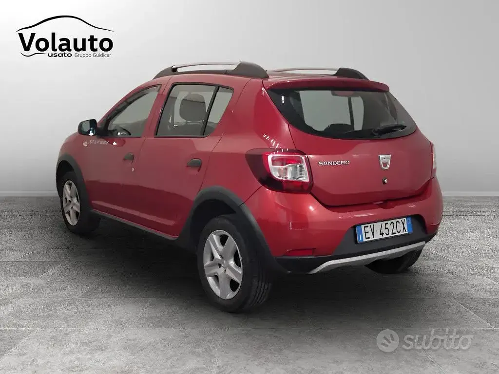Usata Dacia Sandero Prestige 90 CV (66 kW) 2014 Rosso SUV