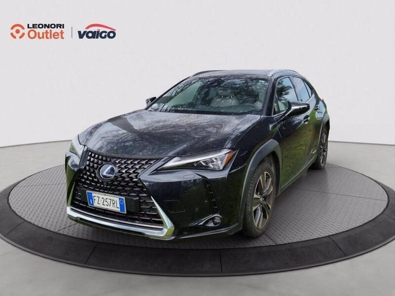 Usata 2019 Lexus UX 250h Luxury Line SUV | 23.900 € - Immagine 1/4