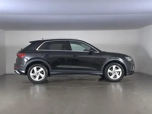 Usata Audi Q3 Advanced 150 CV (110 kW) 2025 Nero mito metallizzato SUV