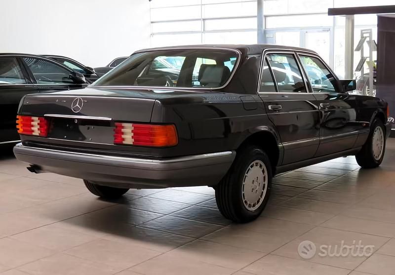 Usata Mercedes S300 SE 180 CV (132 kW) 1990 Grigio Berlina