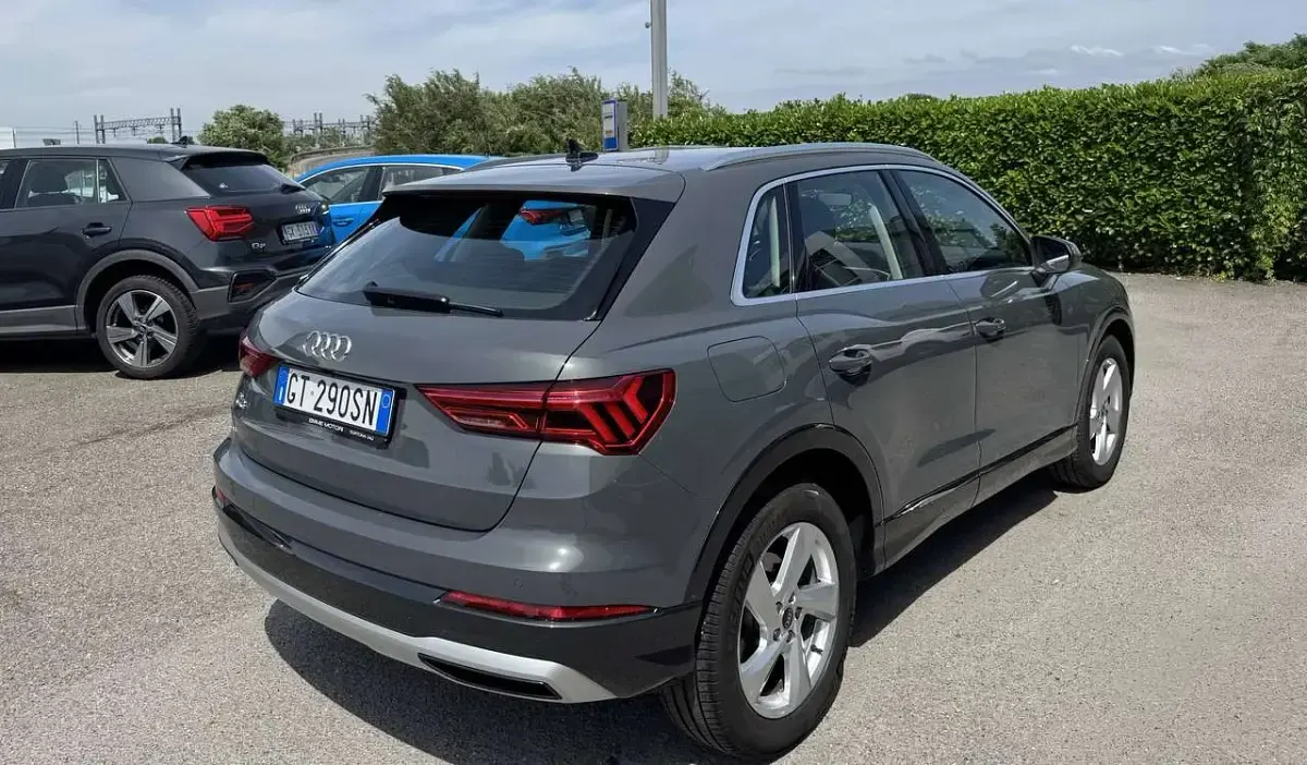 Usata Audi Q3 Advanced 150 CV (110 kW) 2024 Grigio atomico metallizzato SUV