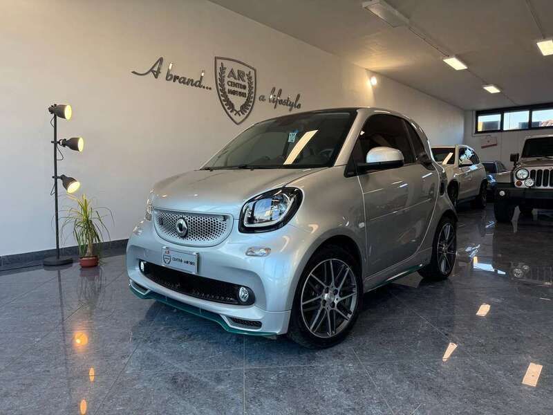 Argento iridio Usata 2019 Smart ForTwo Electric Drive Brabus Due volumi | 11.900 € (Buon prezzo) - Immagine 1/4