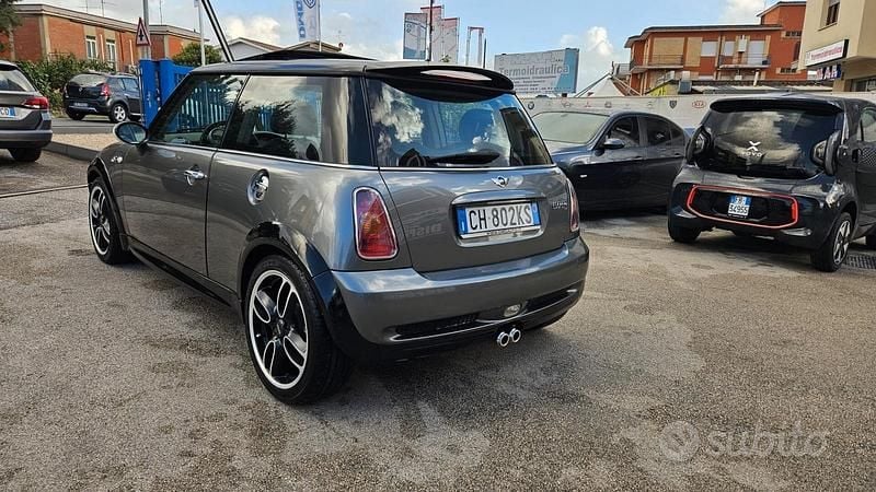 Begagnad Mini Cooper S 163 HK (119 kW) 2003 Grå Halvkombi