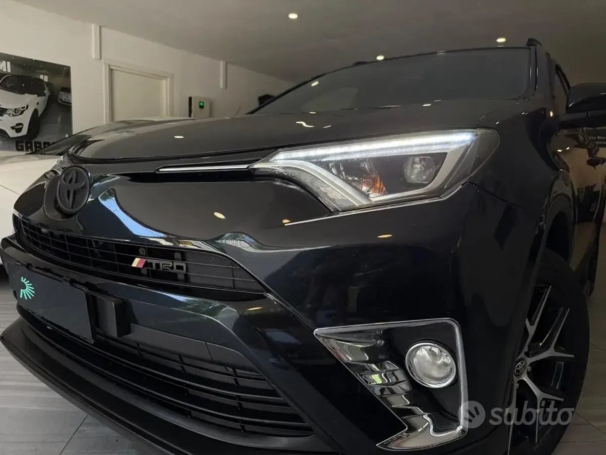 Usata Toyota RAV4 143 CV (105 kW) 2016 Nero SUV