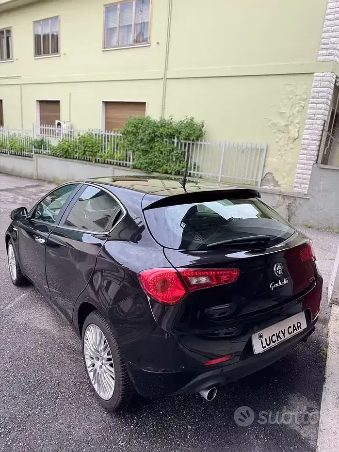 Usata Alfa Romeo Giulietta Exclusive 150 CV (110 kW) 2015 Nero Utilitaria