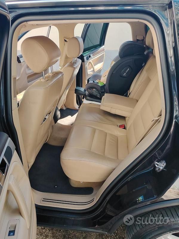 Usata VW Touareg Exclusive 240 CV (176 kW) 2007 Nero SUV