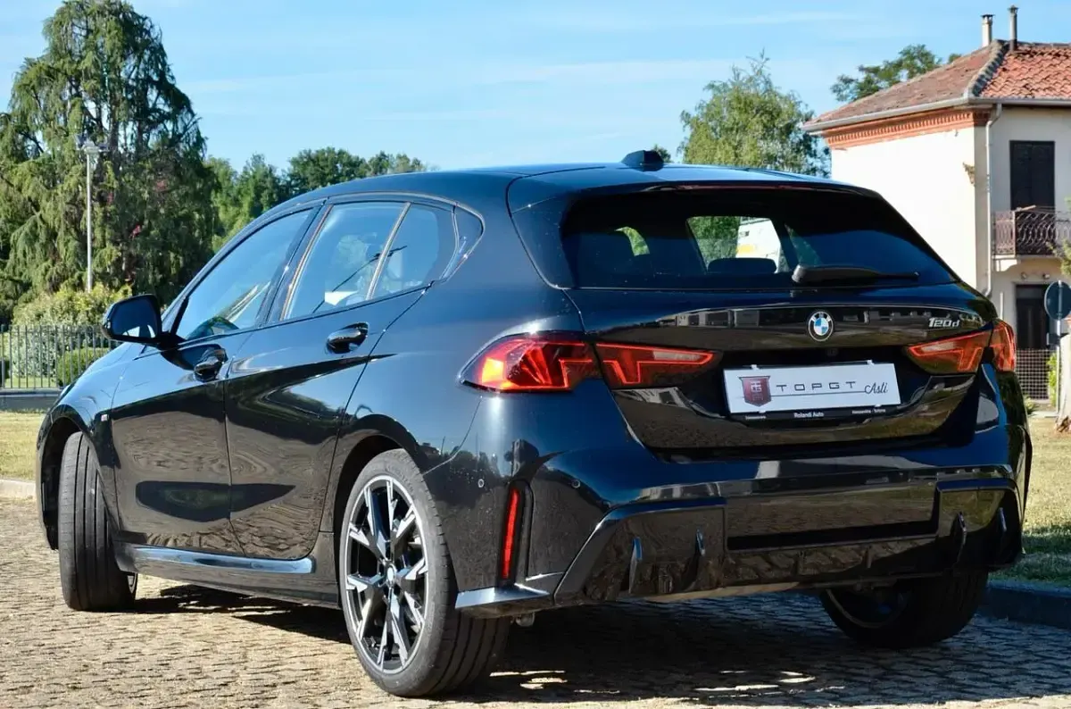 Usata BMW 120 M Sport 163 CV (119 kW) 2025 Nero Utilitaria