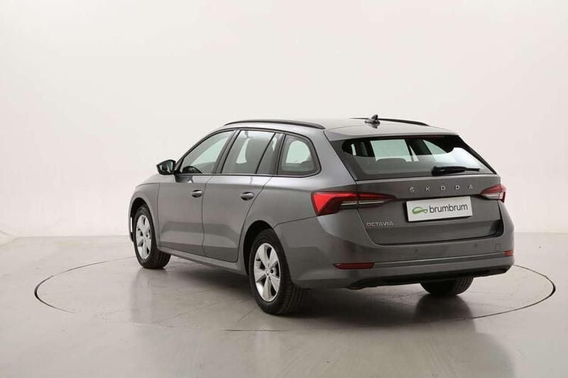 Usata Skoda Octavia Executive 116 CV (85 kW) 2022 Grigio Station wagon