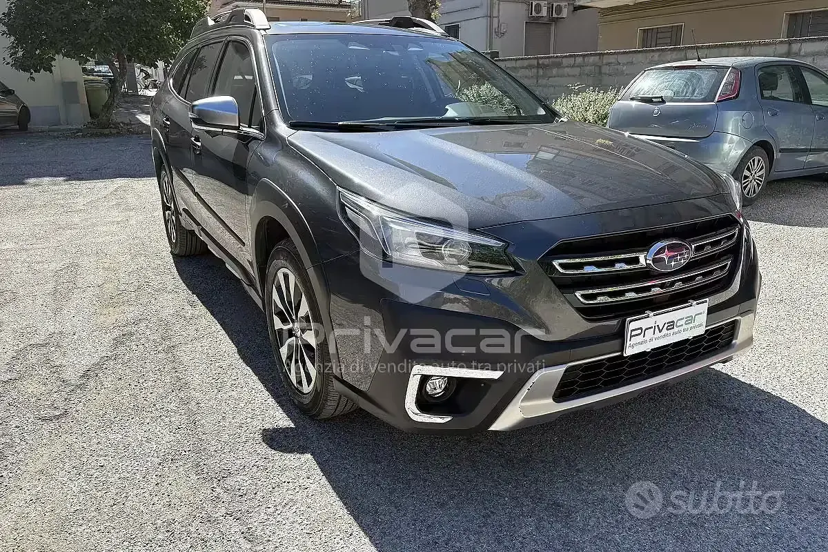 Usata Subaru Outback Premium 169 CV (124 kW) 2023 Grigio Station wagon