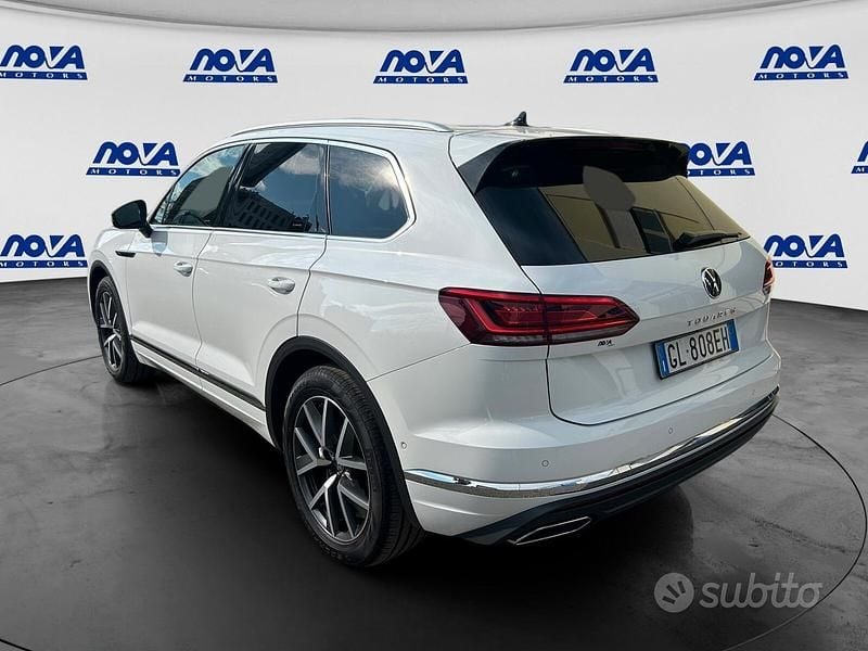 Usata VW Touareg Elegance 286 CV (210 kW) 2022 Bianco SUV