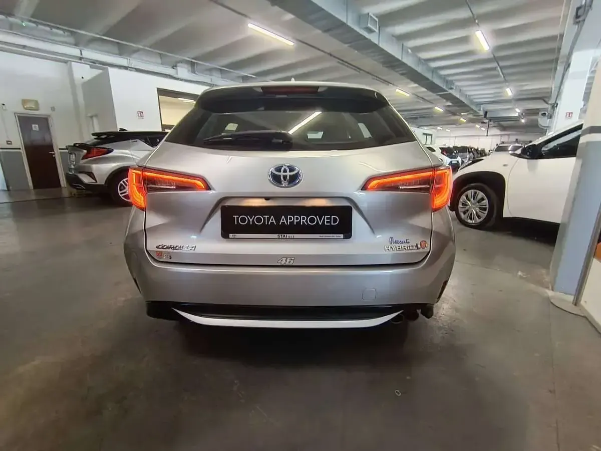 Usata Toyota Corolla Style 152 CV (111 kW) 2020 Argento Station wagon