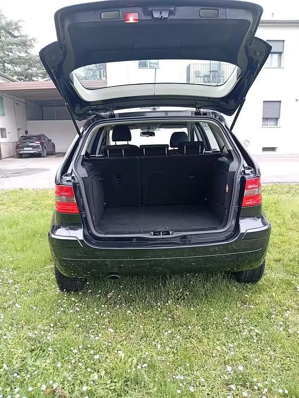Usata Mercedes B150 95 CV (69 kW) 2008 Nero Monovolume