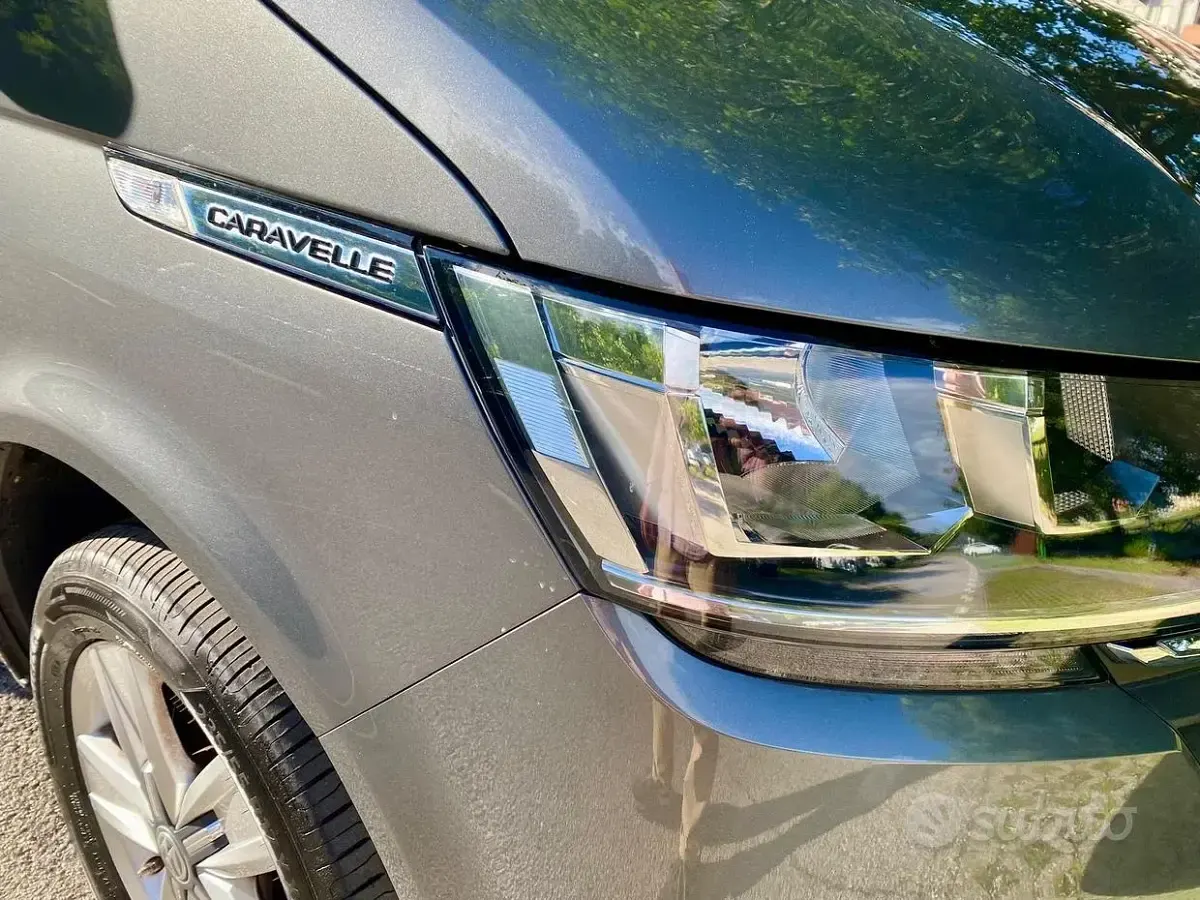 Usata VW Caravelle 150 CV (110 kW) 2020 Grigio Furgone