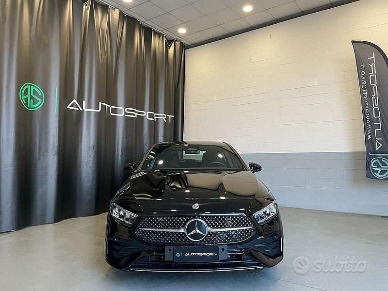 Usata Mercedes A180 AMG line 136 CV (100 kW) 2024 Nero Berlina