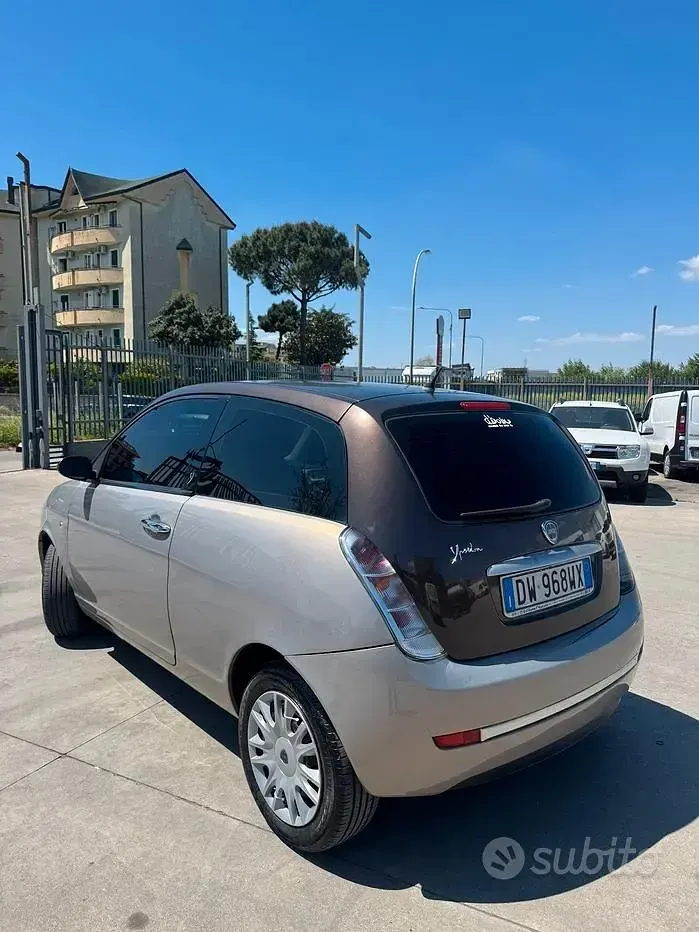 Usata Lancia Ypsilon 60 CV (44 kW) 2009 Grigio Utilitaria