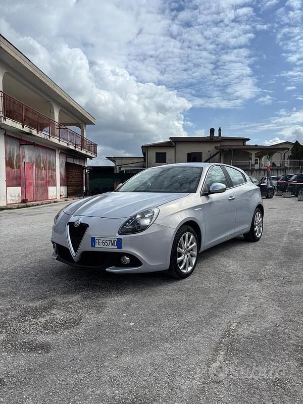 Usata Alfa Romeo Giulietta Super 120 CV (88 kW) 2016 Grigio Utilitaria