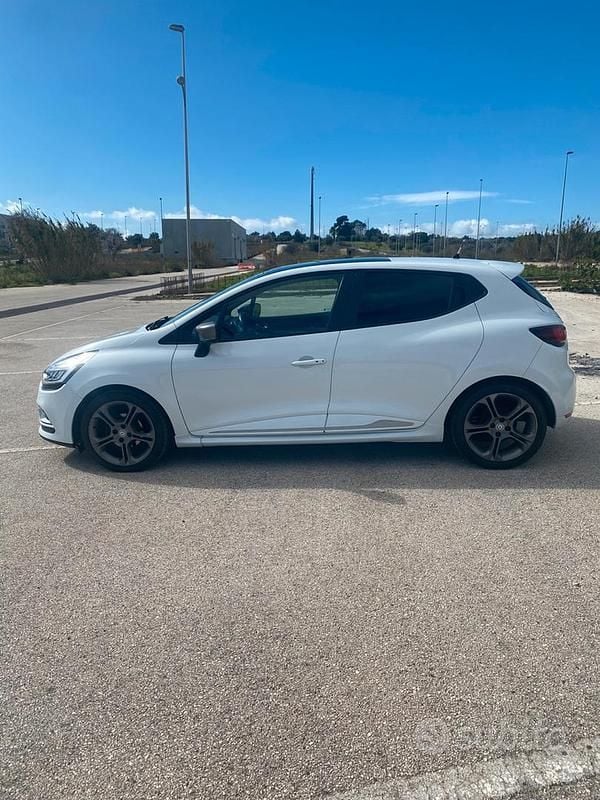 Begagnad Renault Clio IV GT-Line 110 HK (80 kW) 2017 Vit Sedan