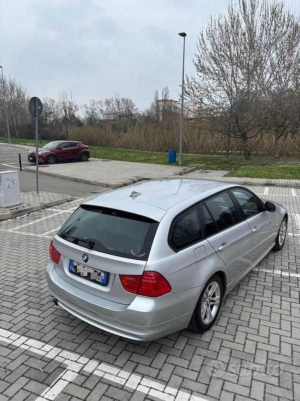 Usata BMW 318 M Sport 143 CV (105 kW) 2010 Grigio Station wagon