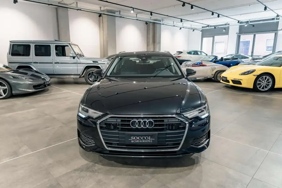 Usata Audi A6 Business 245 CV (180 kW) 2019 Blu Station wagon