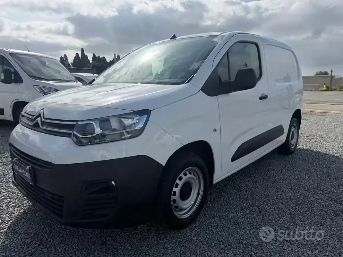 Usata Citroën Berlingo 102 CV (75 kW) 2021 Bianco Monovolume