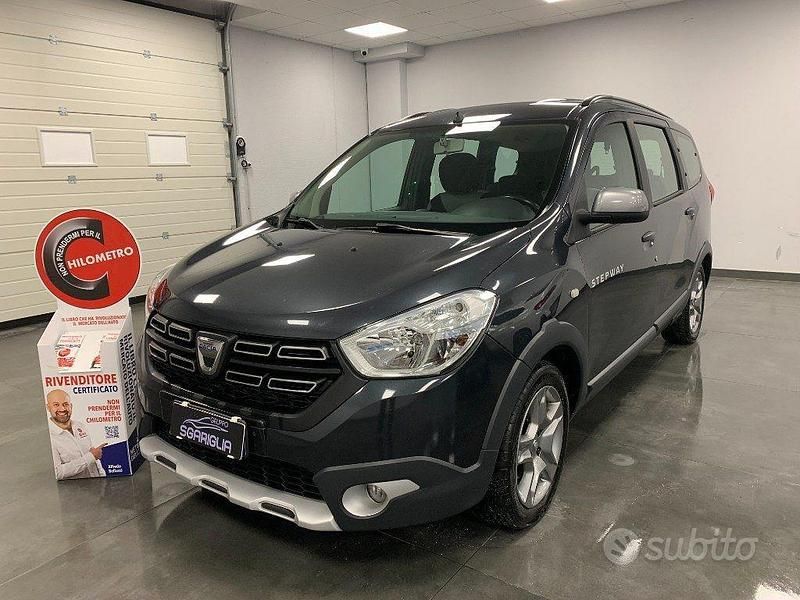 Usata Dacia Lodgy Stepway 116 CV (85 kW) 2022 Grigio Monovolume