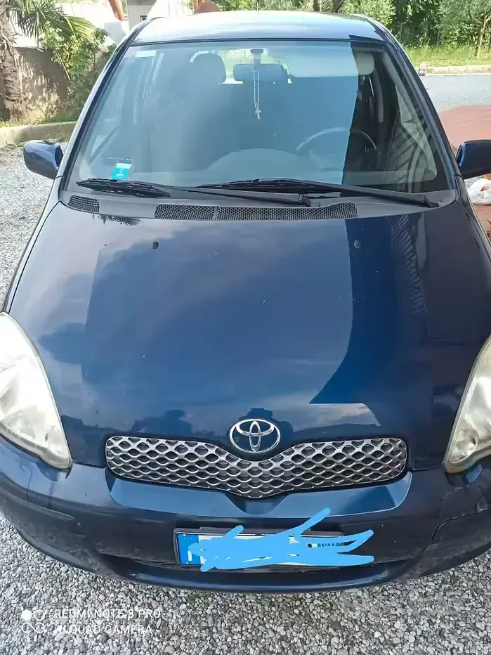 Usata Toyota Yaris 65 CV (47 kW) 2003 Bluazzurro Utilitaria