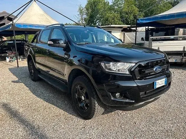 Usata Ford Ranger Limited 200 CV (147 kW) 2018 Nero Pick-up