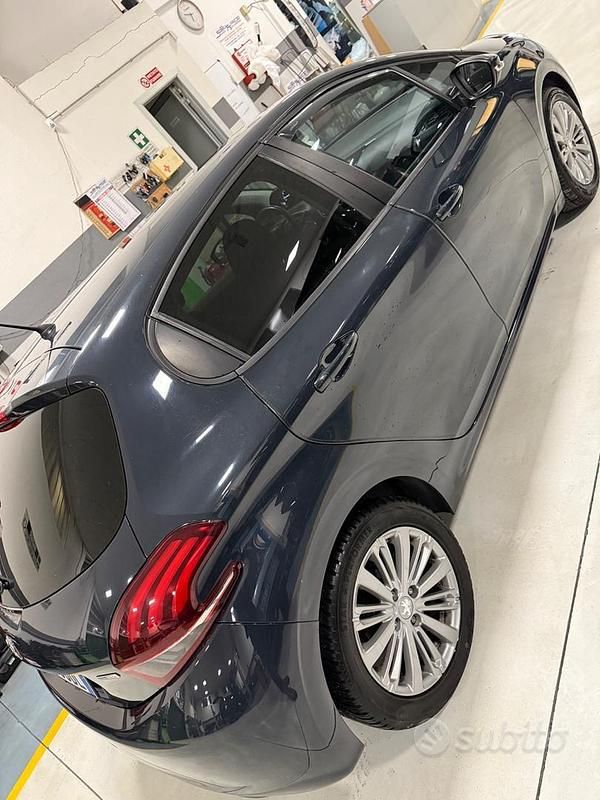 Usata Peugeot 208 Access 2017 Nero Utilitaria