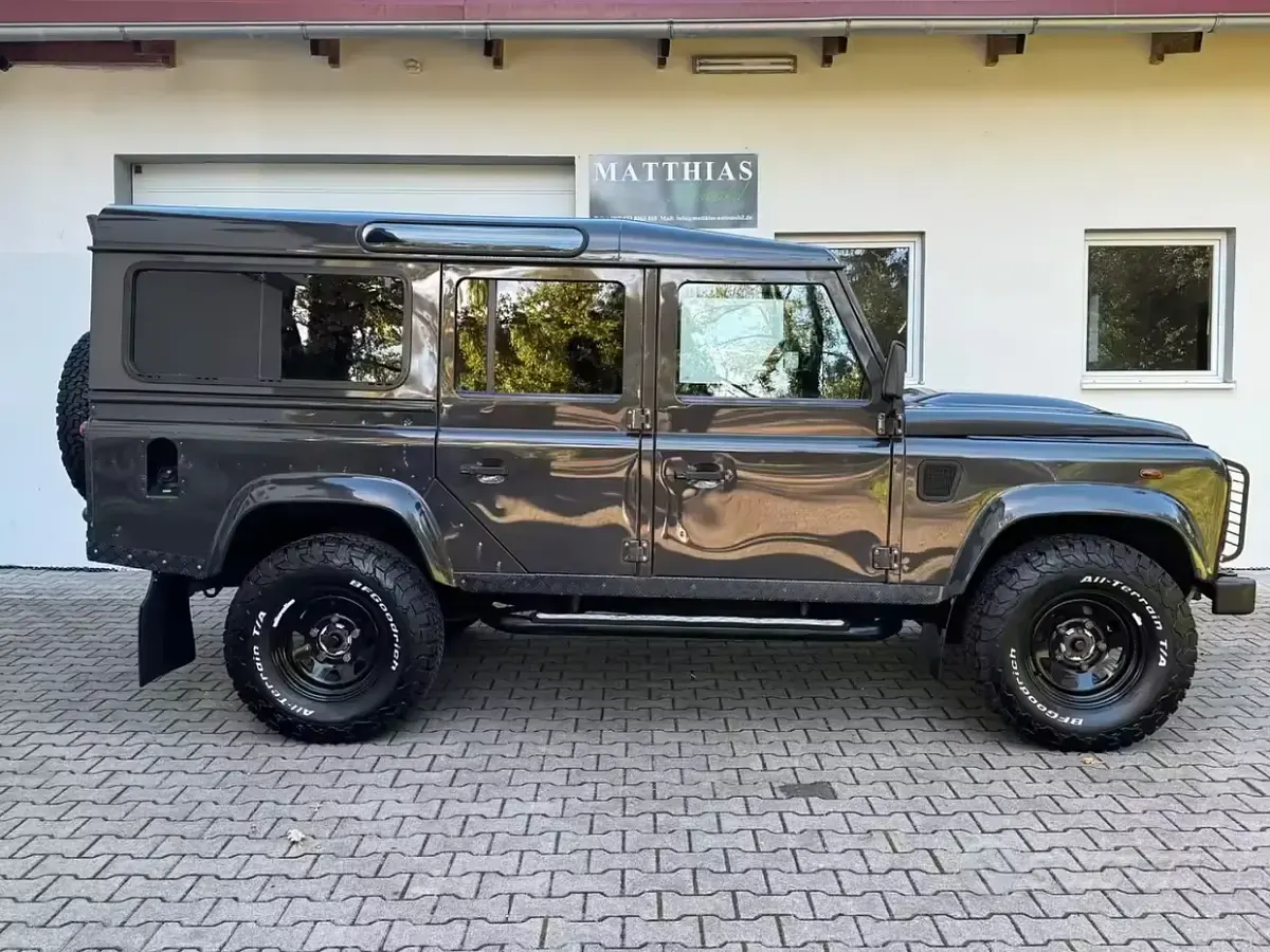 Usata Land Rover Defender 122 CV (89 kW) 2013 Grigio SUV