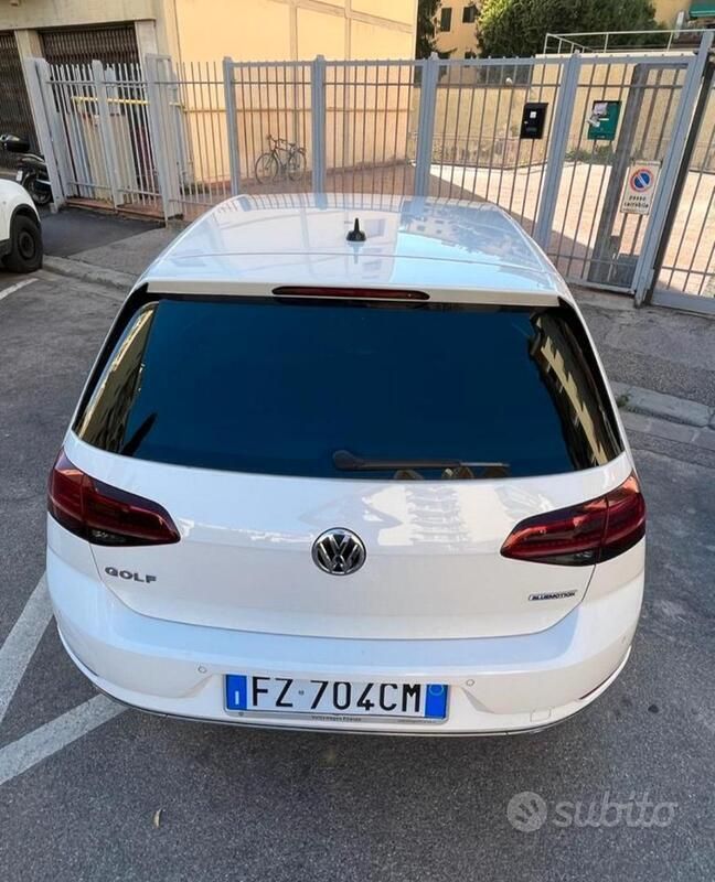 Usata VW Golf VIII Executive 130 CV (95 kW) 2020 Utilitaria