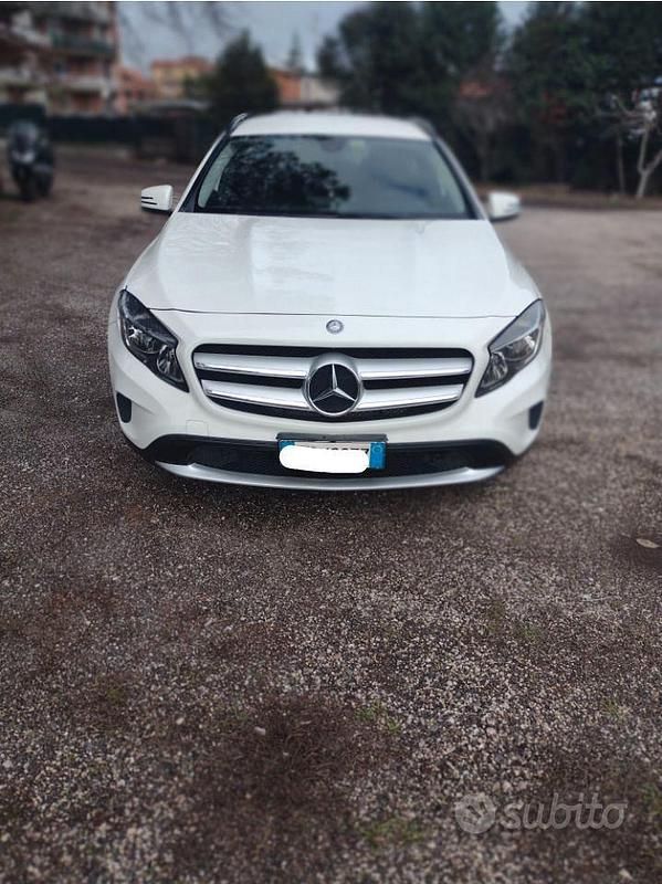 Usata Mercedes GLA200 Executive 136 CV (100 kW) 2014 Bianco SUV