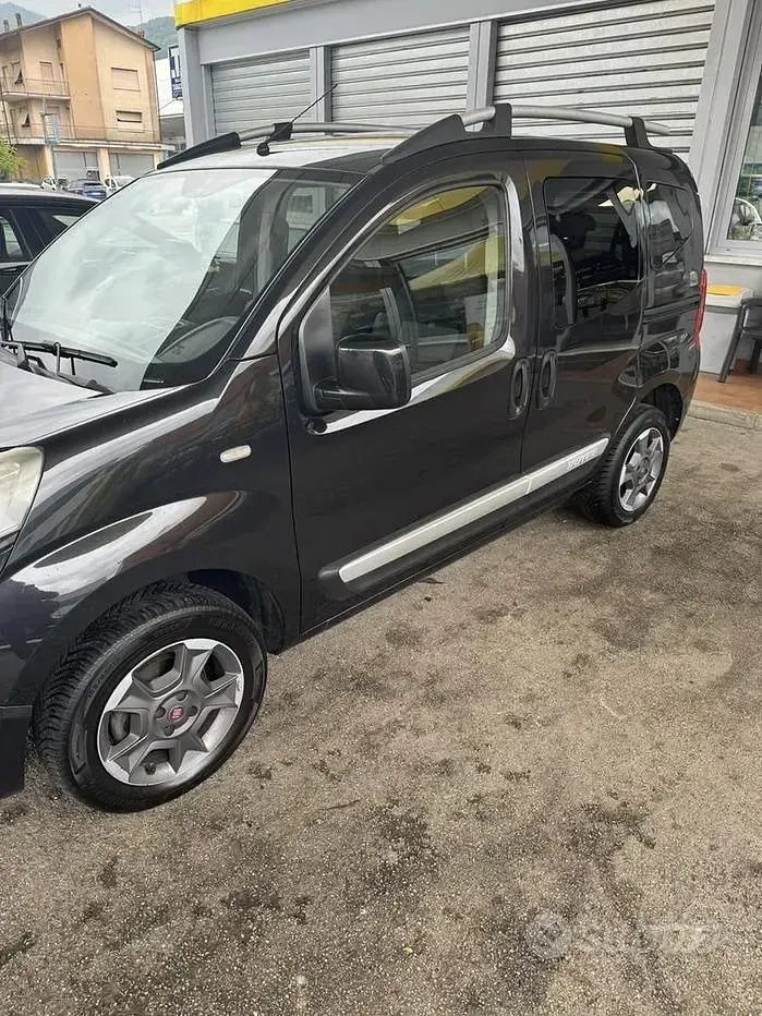 Occasion Fiat Qubo Trekking 80 ch (58 kW) 2016 Noir Monospace