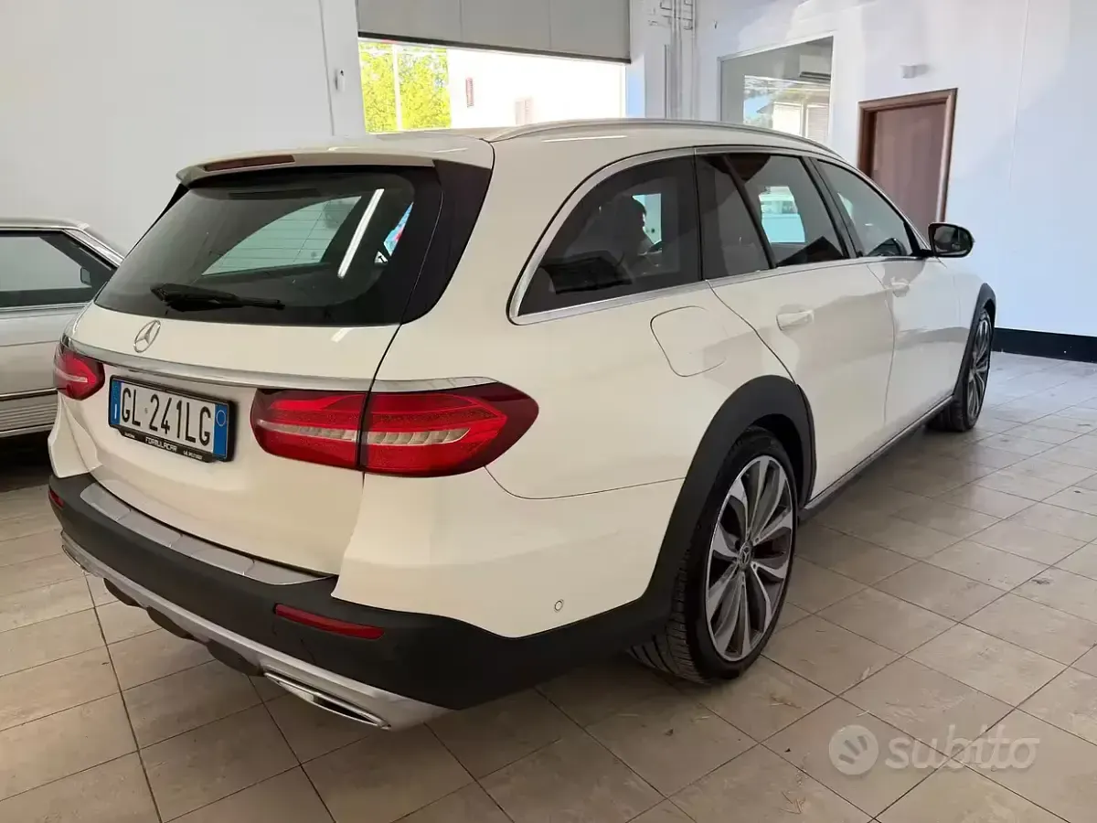 Usata Mercedes E220 Premium 194 CV (142 kW) 2017 Bianco Station wagon